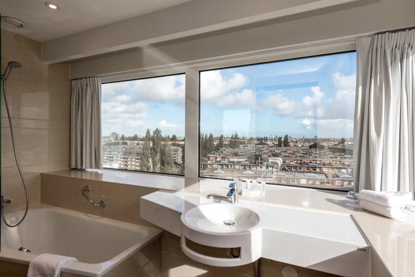 Photo - XO Hotels Blue Tower