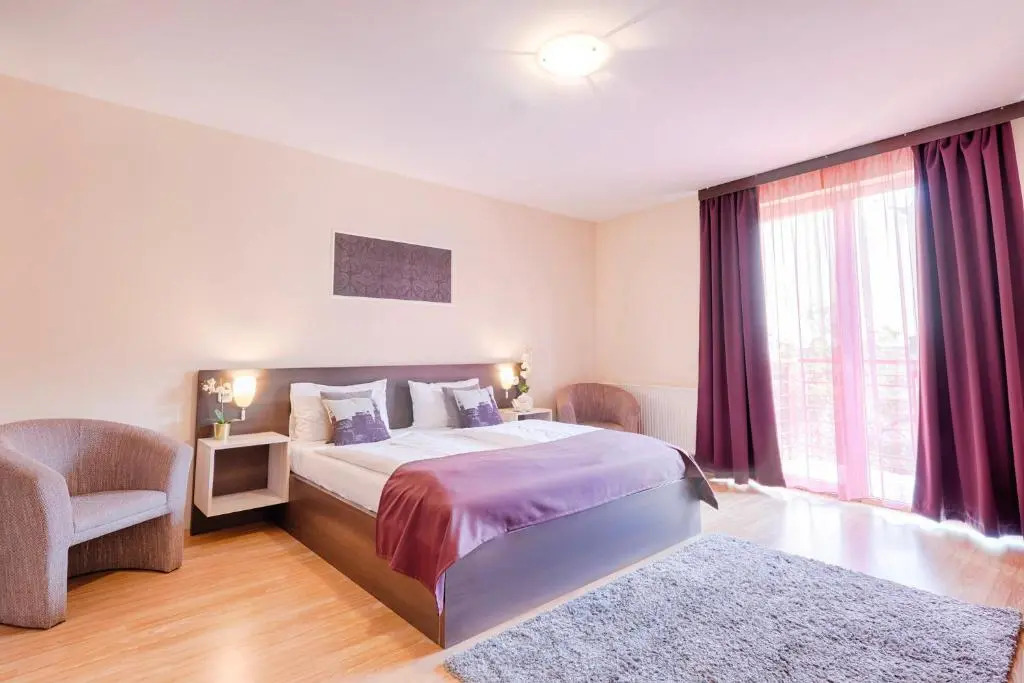 Photo - Triple M Hotel