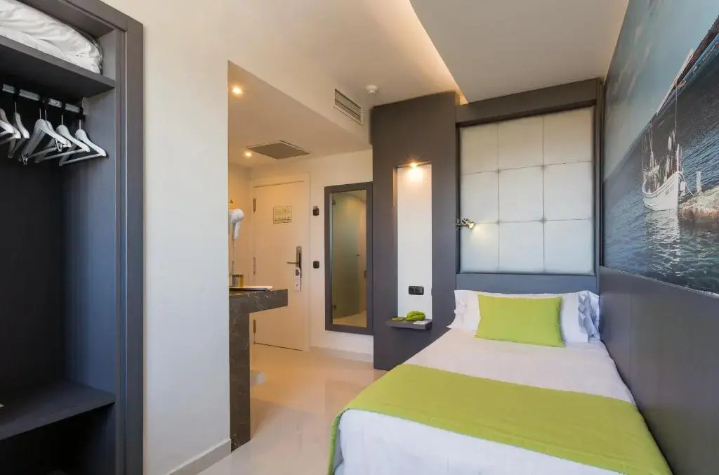 Photo - The Ibiza Twiins - 4* Sup