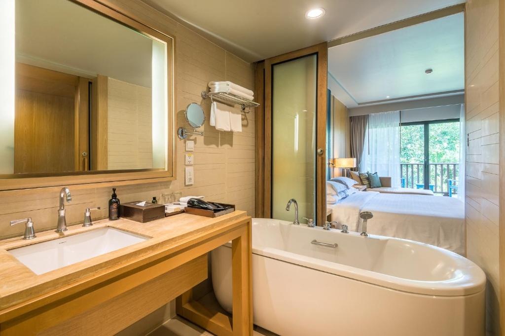 Photo - Dusit Thani Krabi Beach Resort Hotel