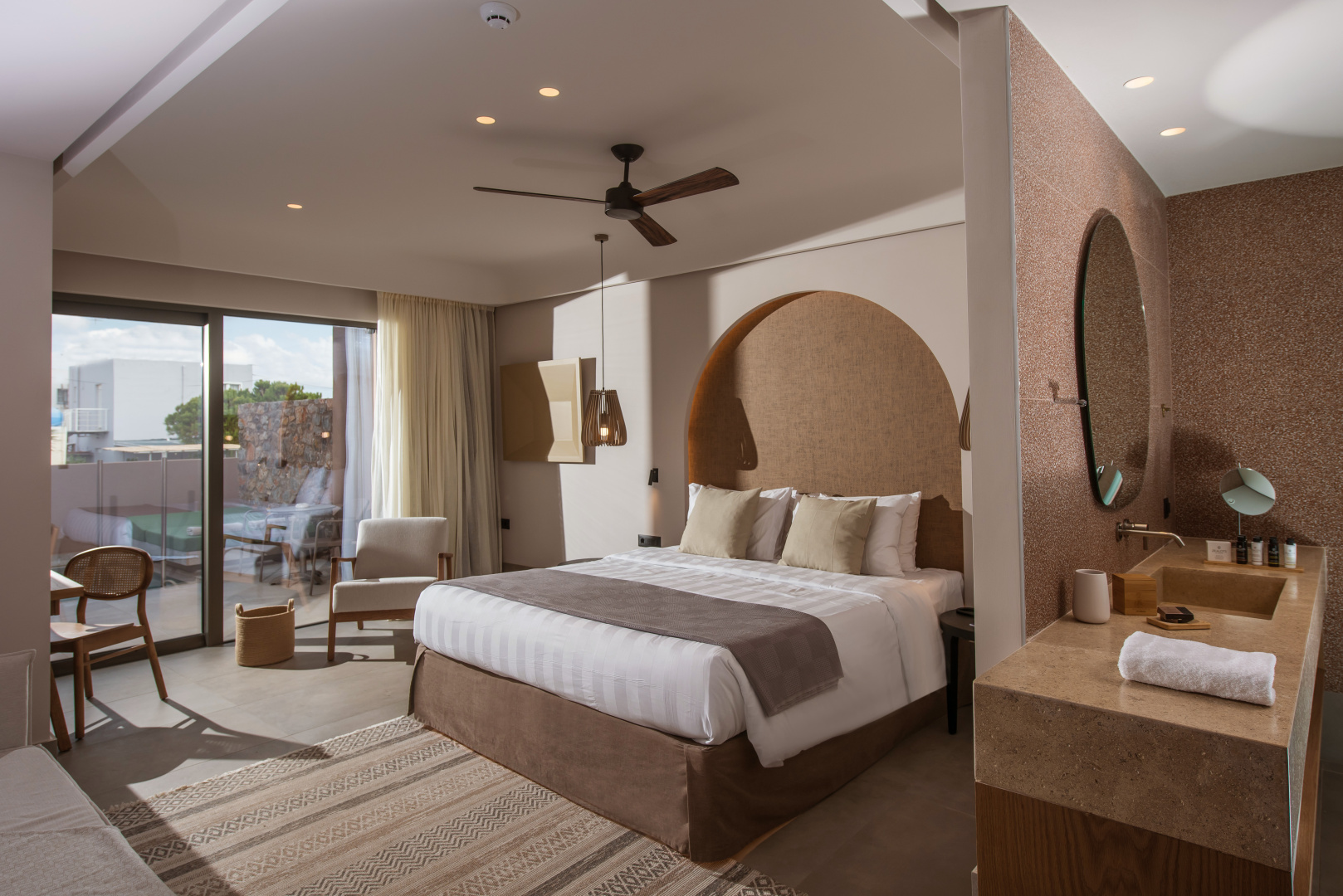Paralos Venus Suites - Adults Only, Bild 1 von 20