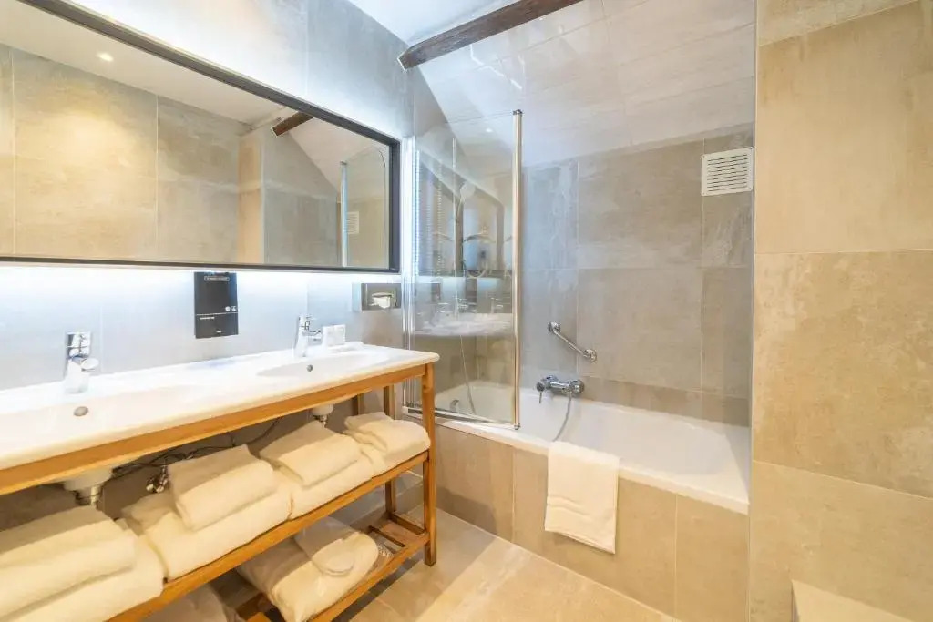 Photo - Grand Hotel Normandy by CW Hotel Collection