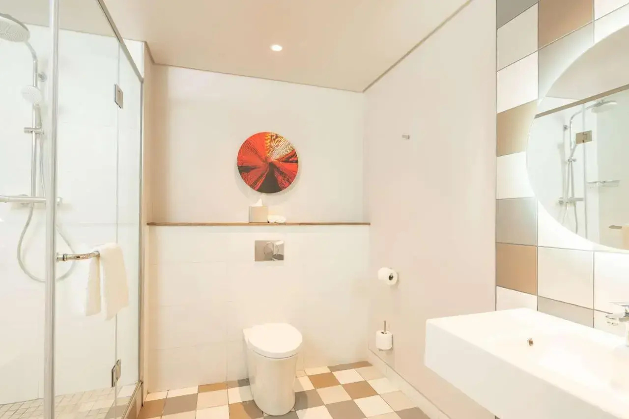 Photo - Hampton By Hilton Sandton Grayston