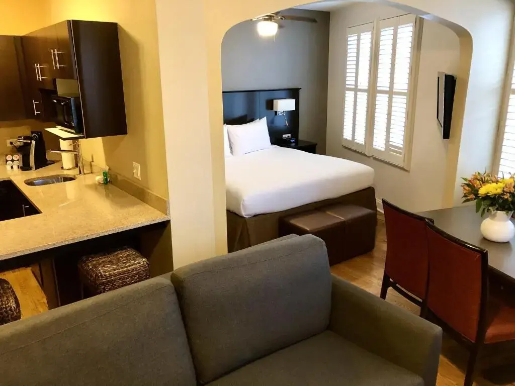 Photo - Best Western Plus Hawthorne Terrace Hotel