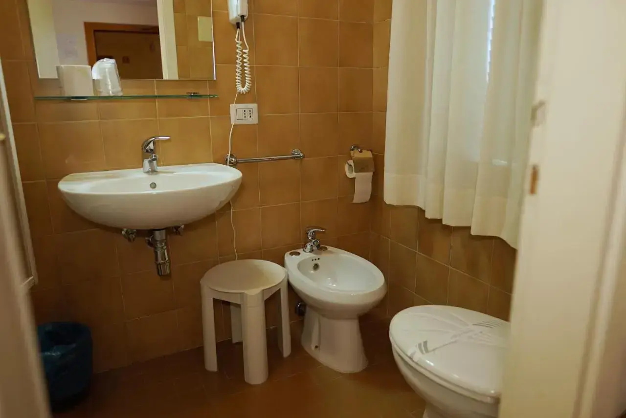 Photo - Hotel Canada