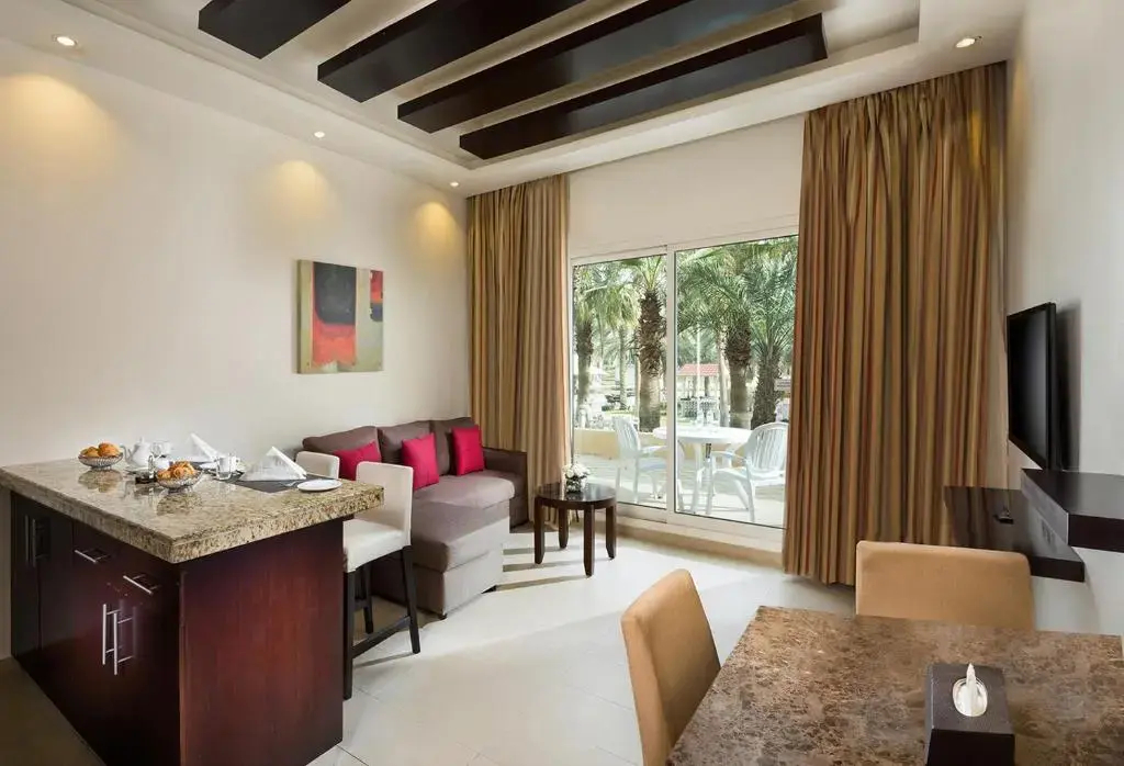 Photo - Metropolitan Al Mafraq Hotel