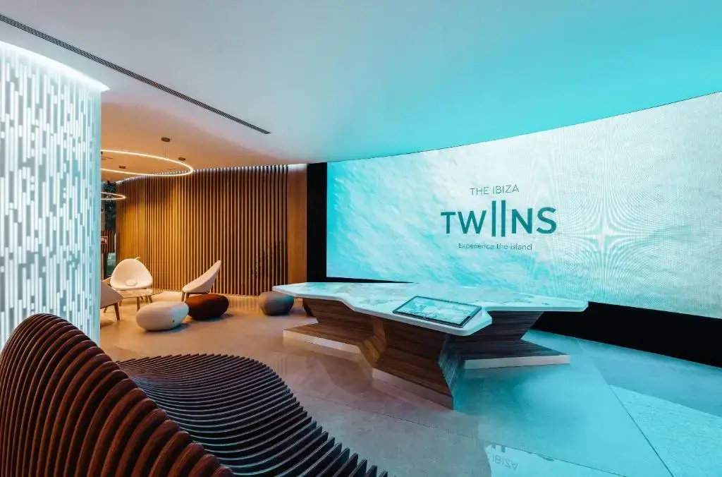 Photo - The Ibiza Twiins - 4* Sup