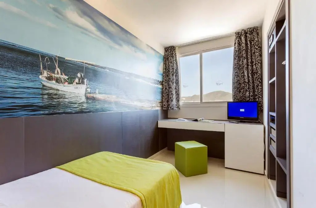 Photo - The Ibiza Twiins - 4* Sup