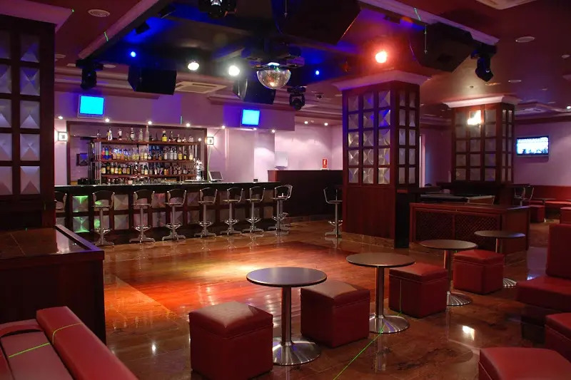 Foto - First Flatotel International