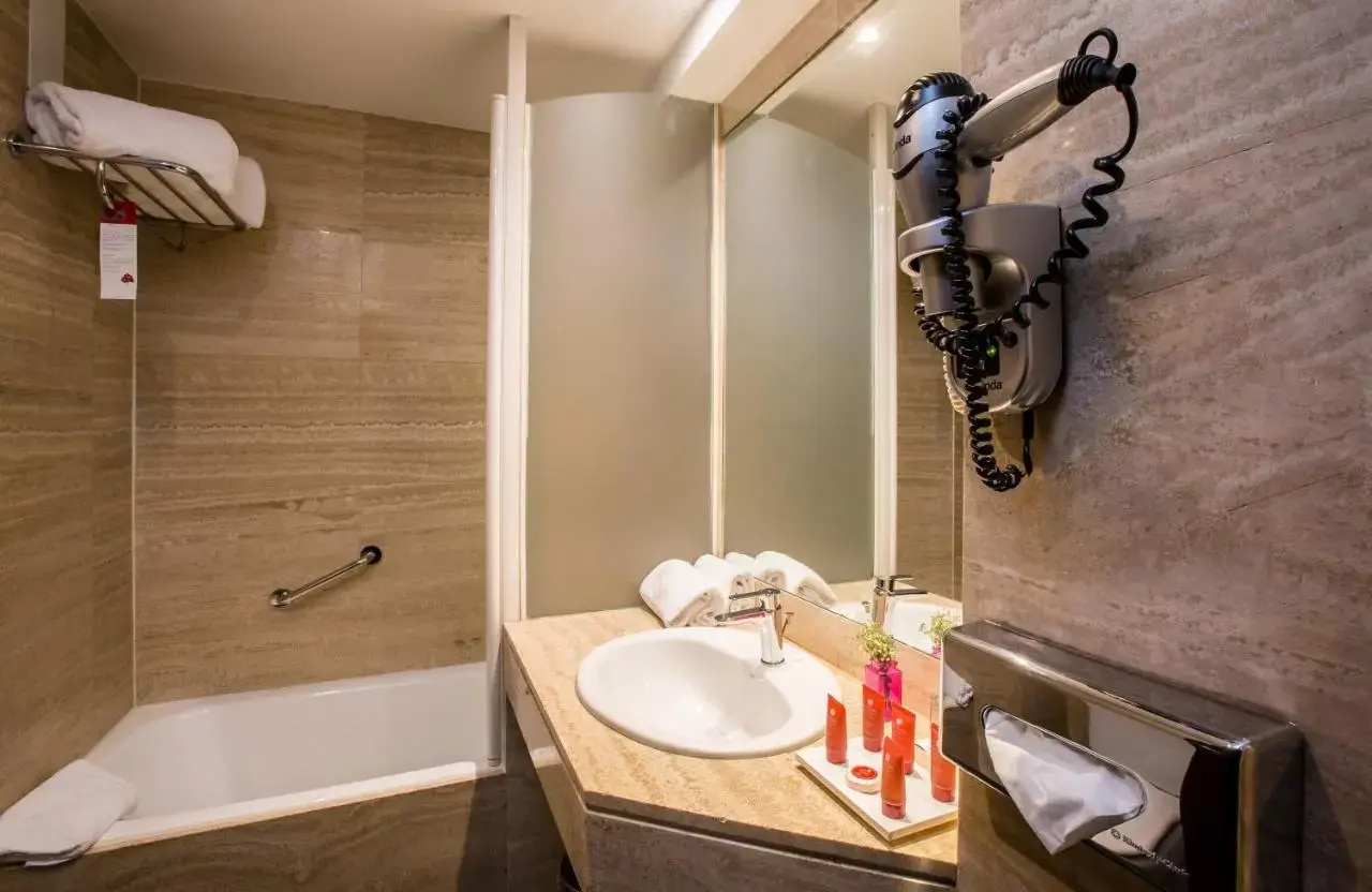 Photo - Leonardo Hotel Madrid City Center