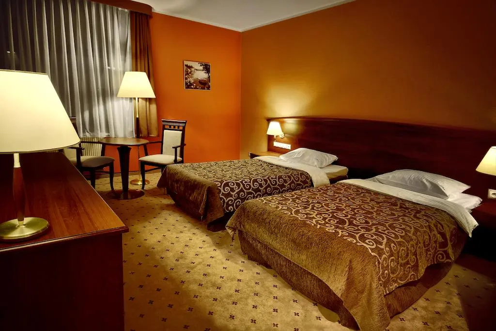 Photo - Grand Royal Hotel