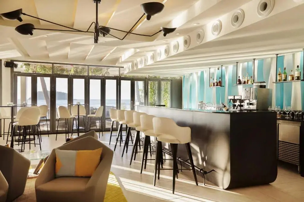Photo - The Boathouse Phuket Hotel