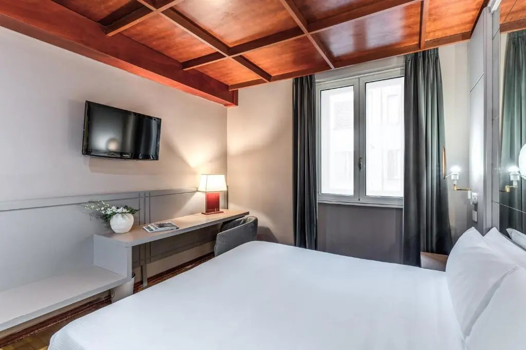 Photo - Madison Hotel