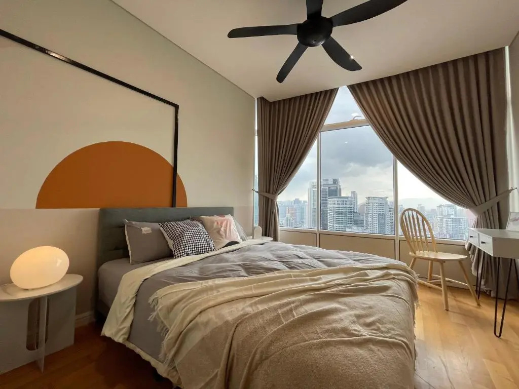 Sky Suites KLCC Homestay by BIRDY STAY