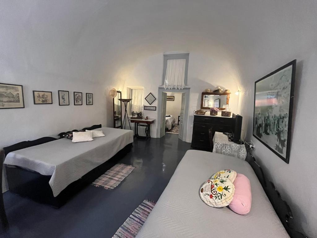 Photo - Emmantina Houses