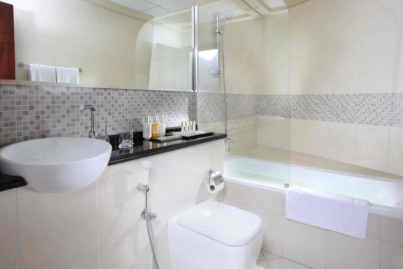 Photo - Citadines Metro Central Dubai