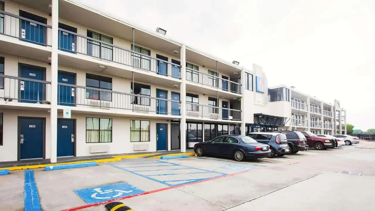 Photo - Motel 6 Houston, TX - Medical Center - NRG Stadium