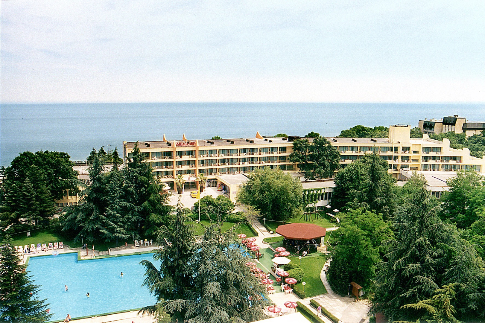 Photo - Hotel Ambassador - Free Parking