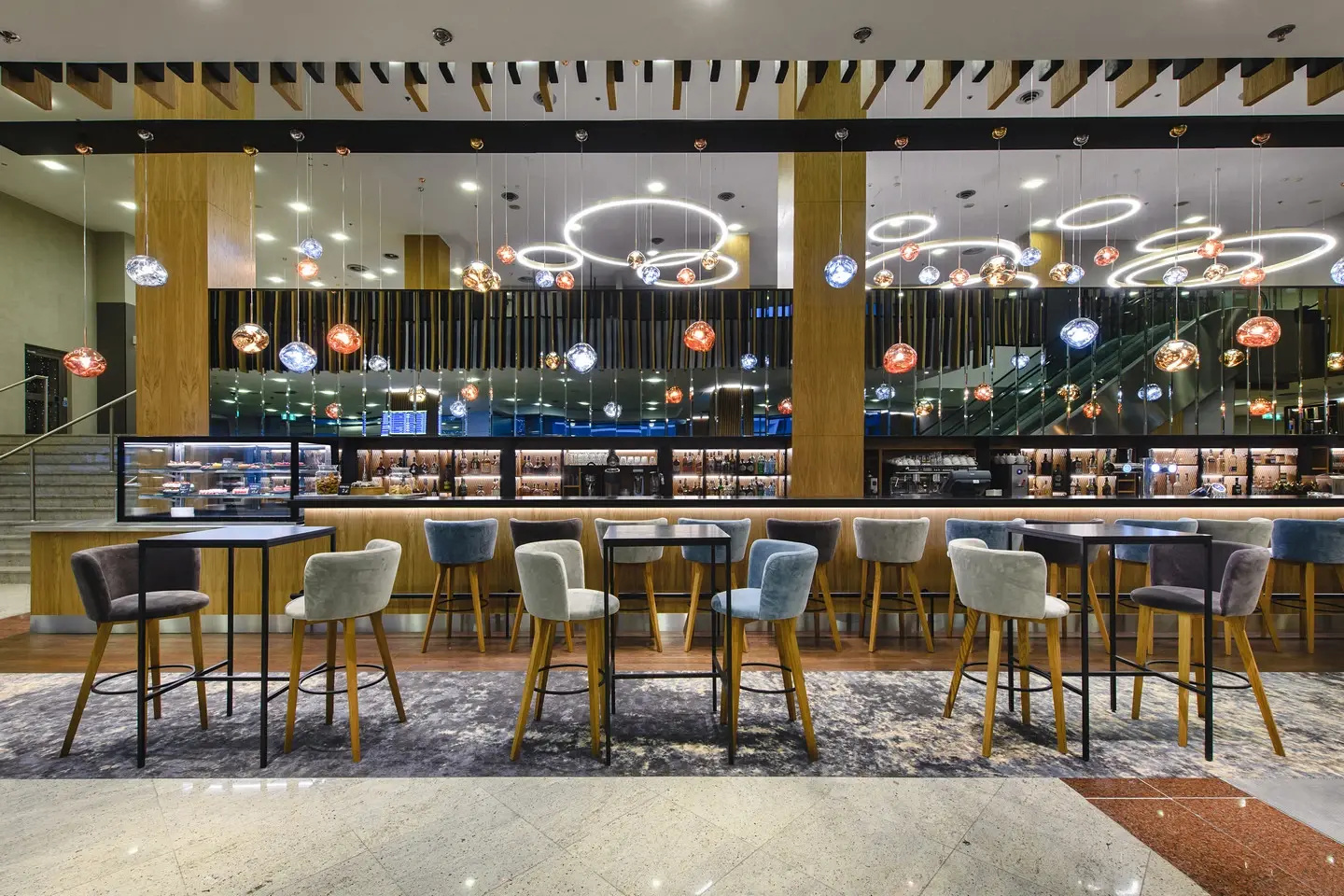 Foto - Courtyard by Marriott Warsaw Airport