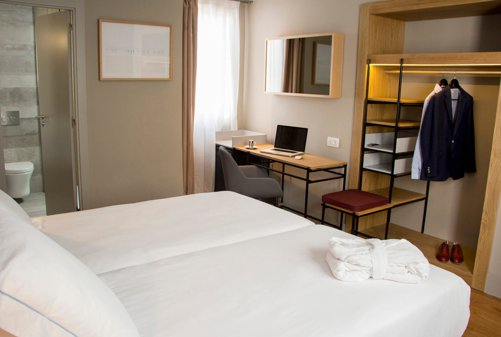 Photo - One Shot Colón