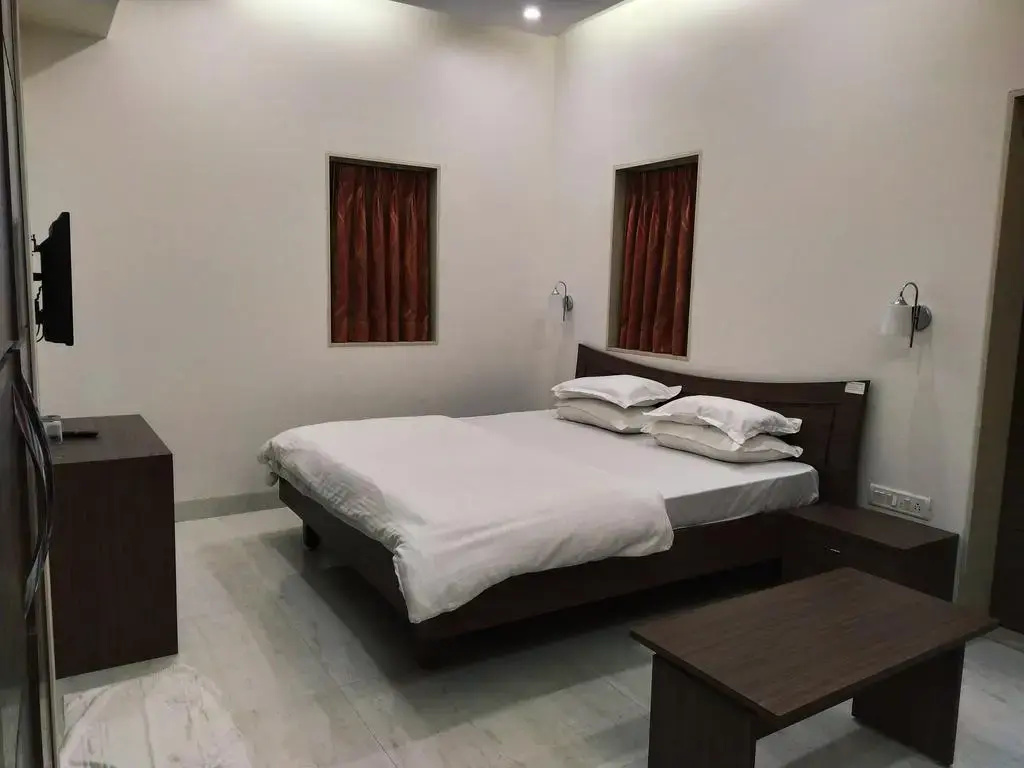 Photo - Pals Hotel