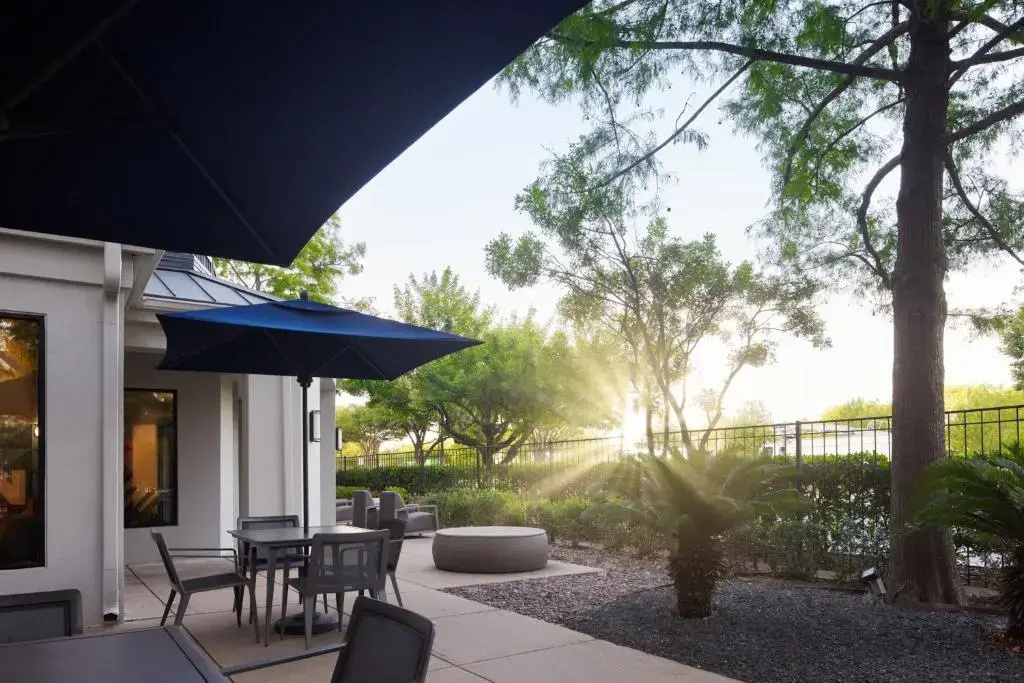 Photo - Courtyard Austin South