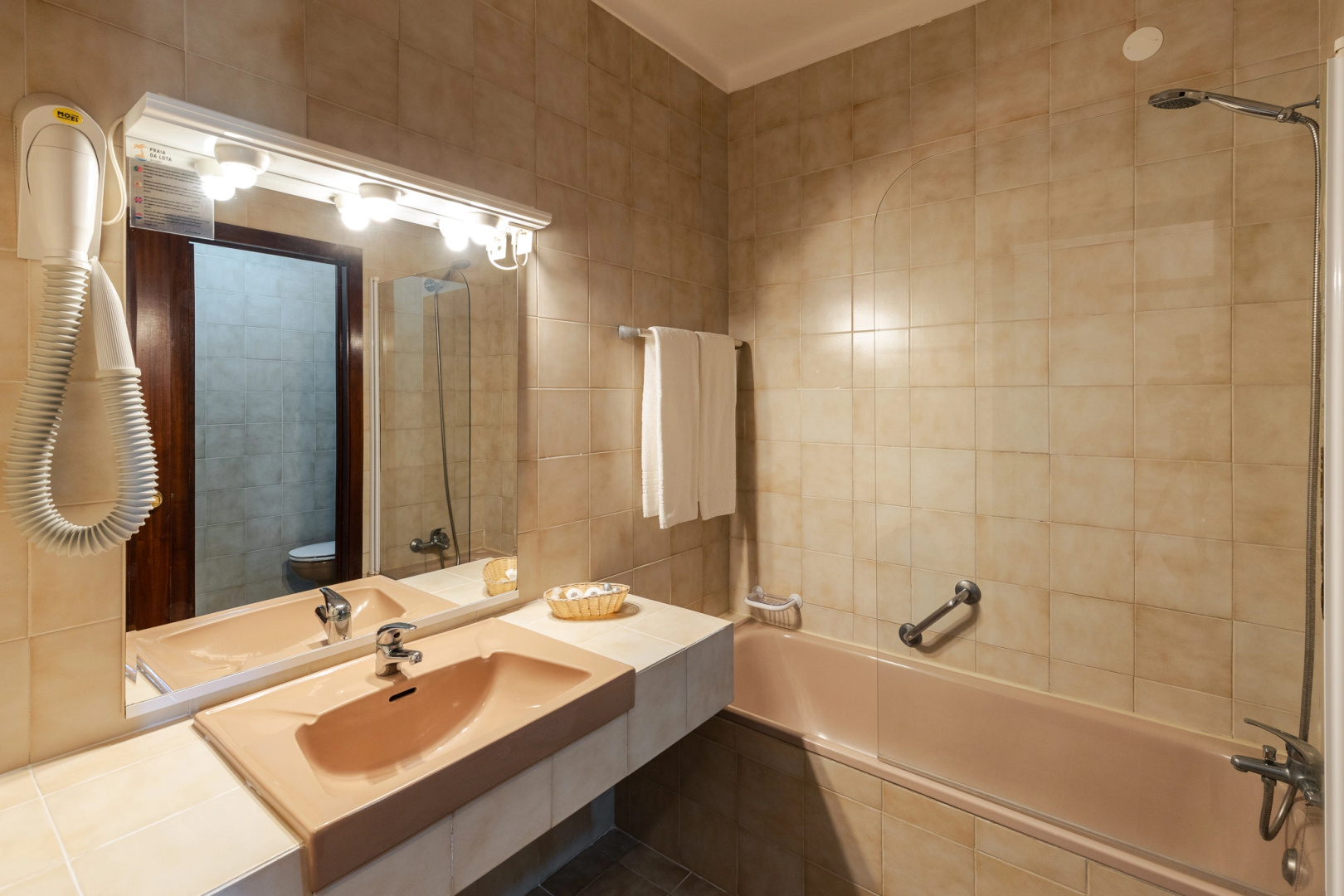 Photo - Praia da Lota Resort - Hotel & Apartments
