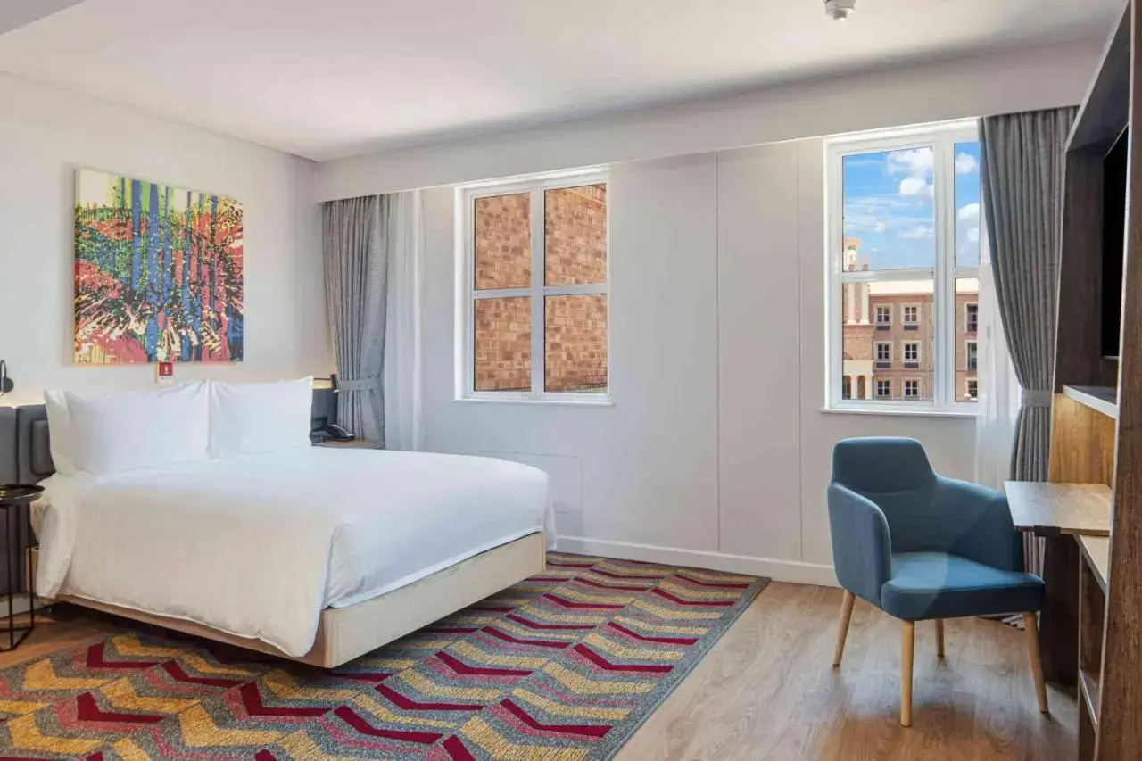 Photo - Hampton By Hilton Sandton Grayston