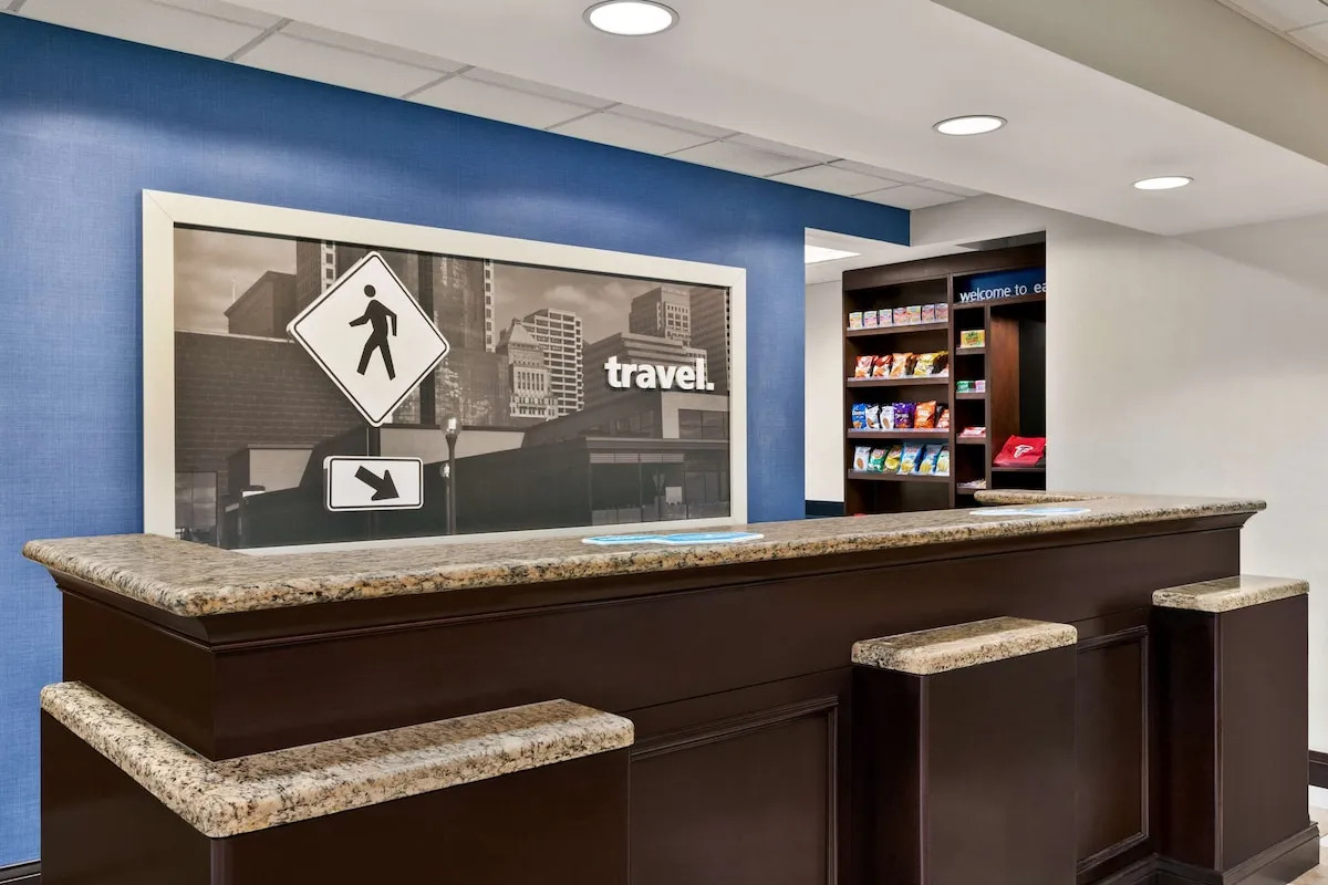 Photo - Hampton Inn & Suites Atlanta Airport West Camp Creek Pkwy