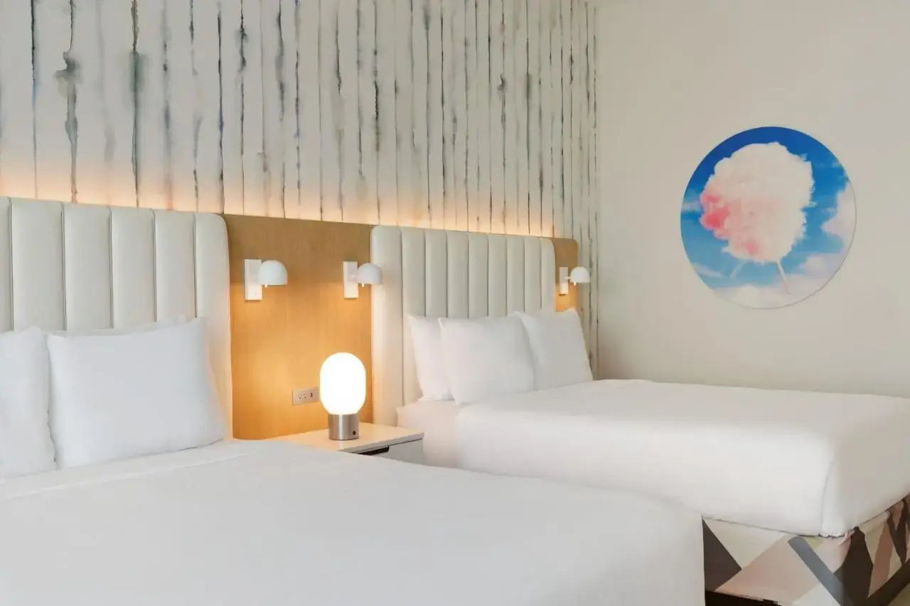 Photo - The Viv Hotel, Anaheim, a Tribute Portfolio Hotel