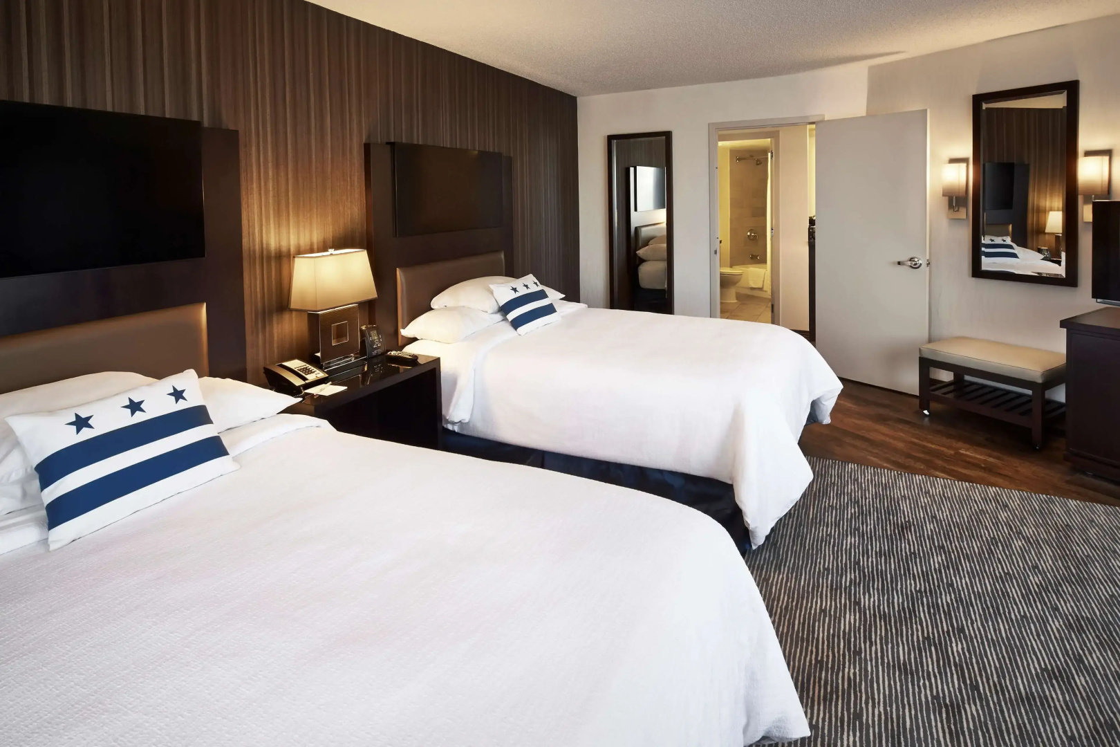 Photo - Embassy Suites by Hilton Washington DC Chevy Chase Pavilion