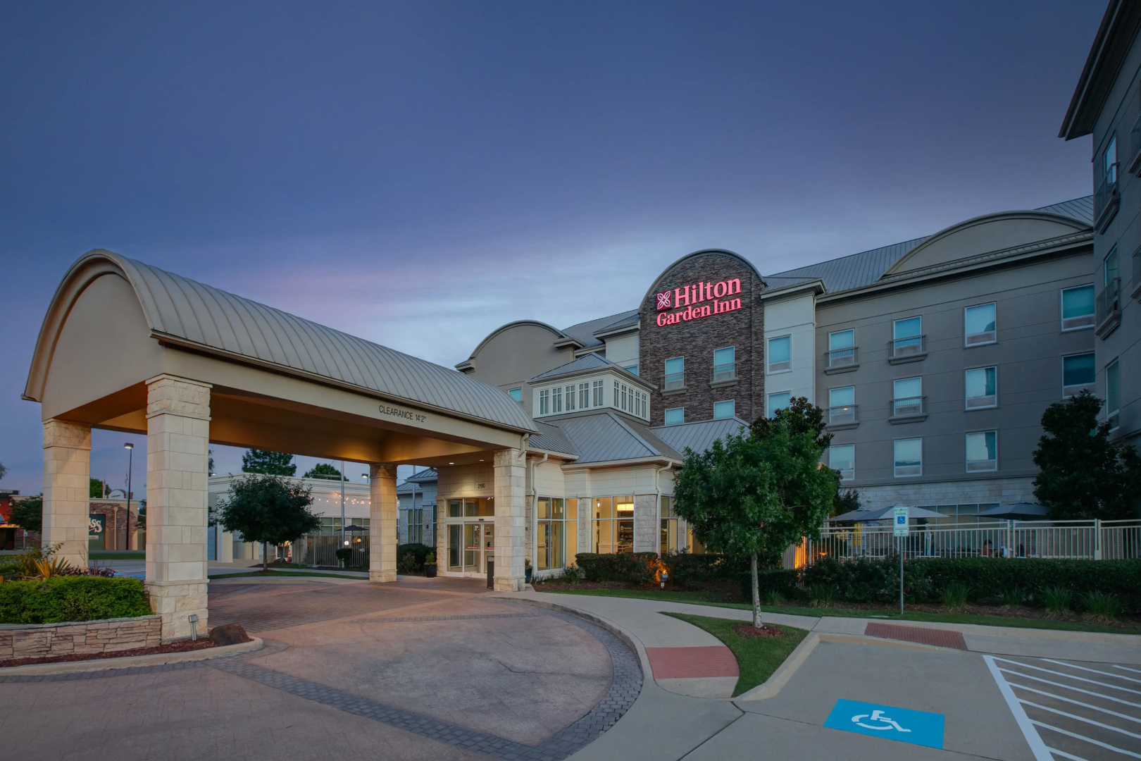 Photo - Hilton Garden Inn Dallas Arlington