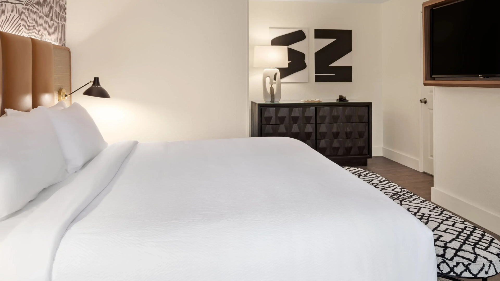 Photo - Burton House, Beverly Hills, A Tribute Portfolio Hotel