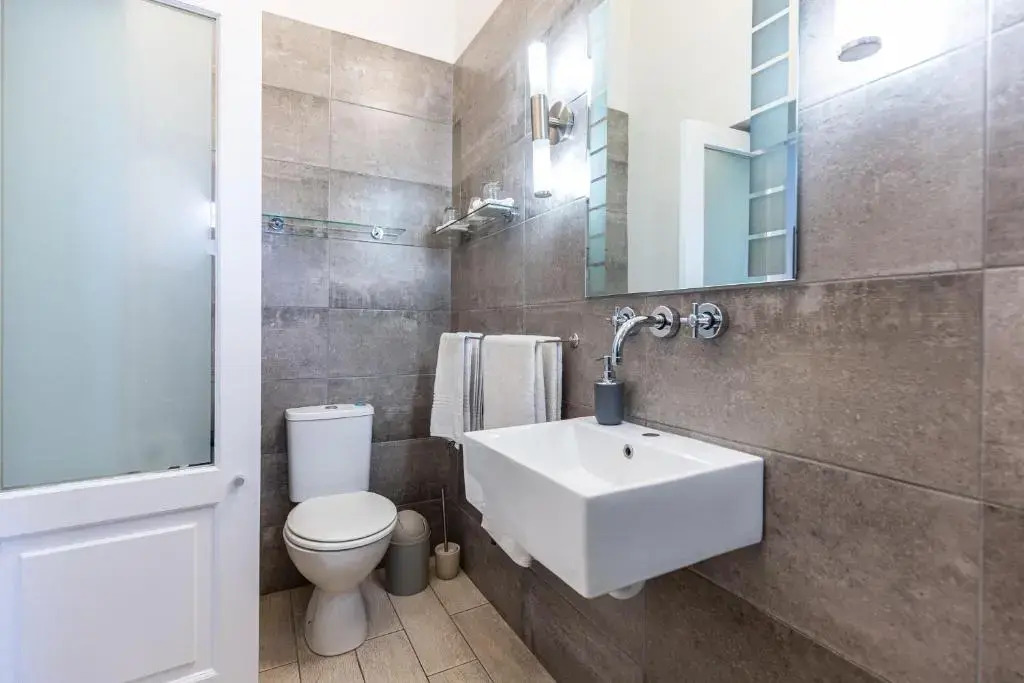 Photo - 4 on Varneys Guest House