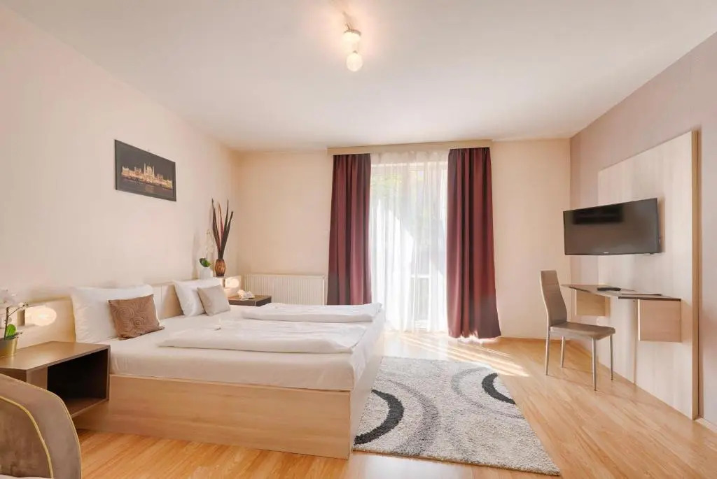 Photo - Triple M Hotel