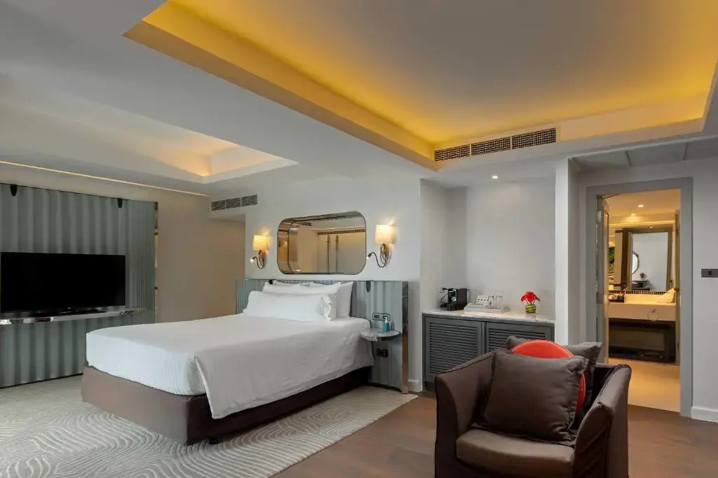 Photo - The Boathouse Phuket Hotel