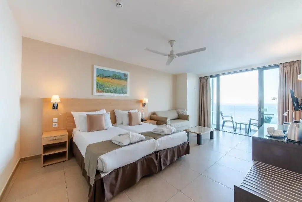 Photo - The Preluna Hotel