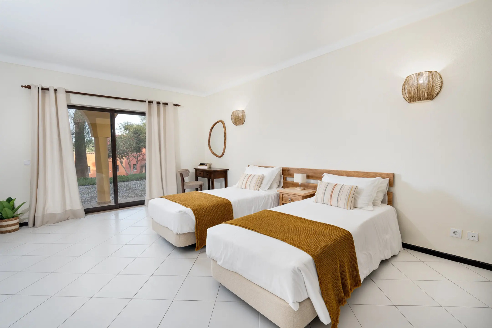 Photo - Colina Village