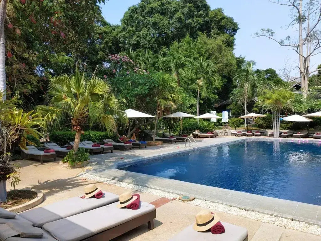 Foto - Let's Hyde Pattaya Resort & Villas - Pool Cabanas