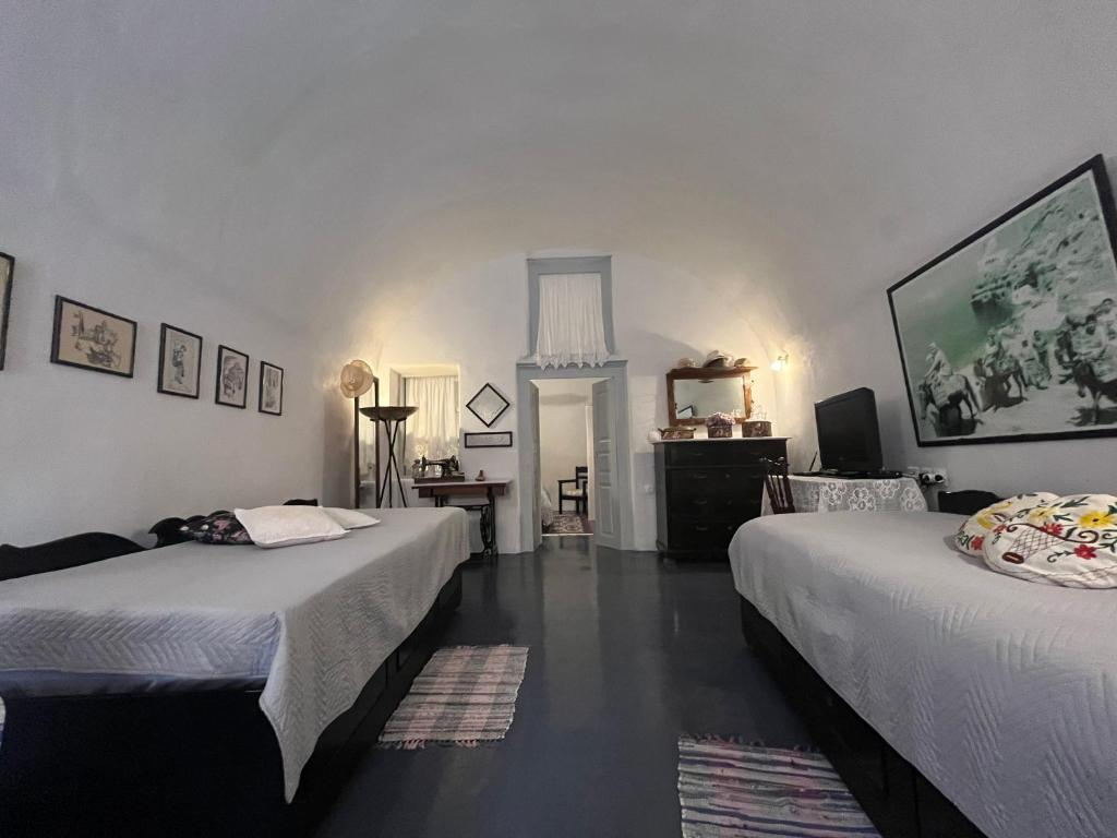 Photo - Emmantina Houses