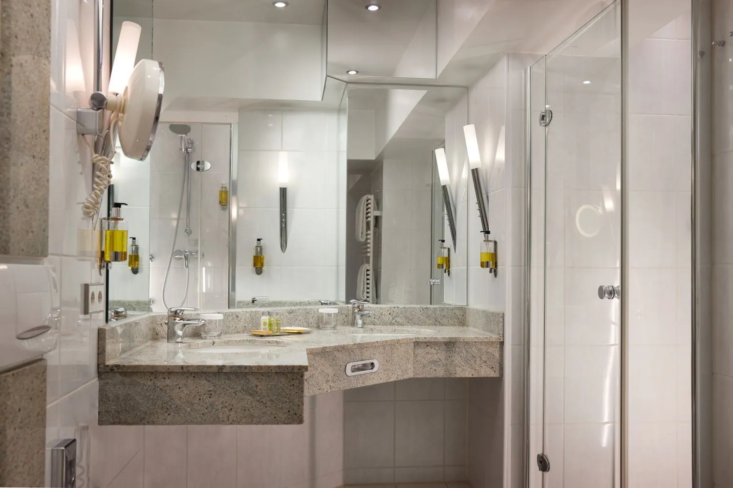 Foto - DoubleTree by Hilton Hannover Schweizerhof