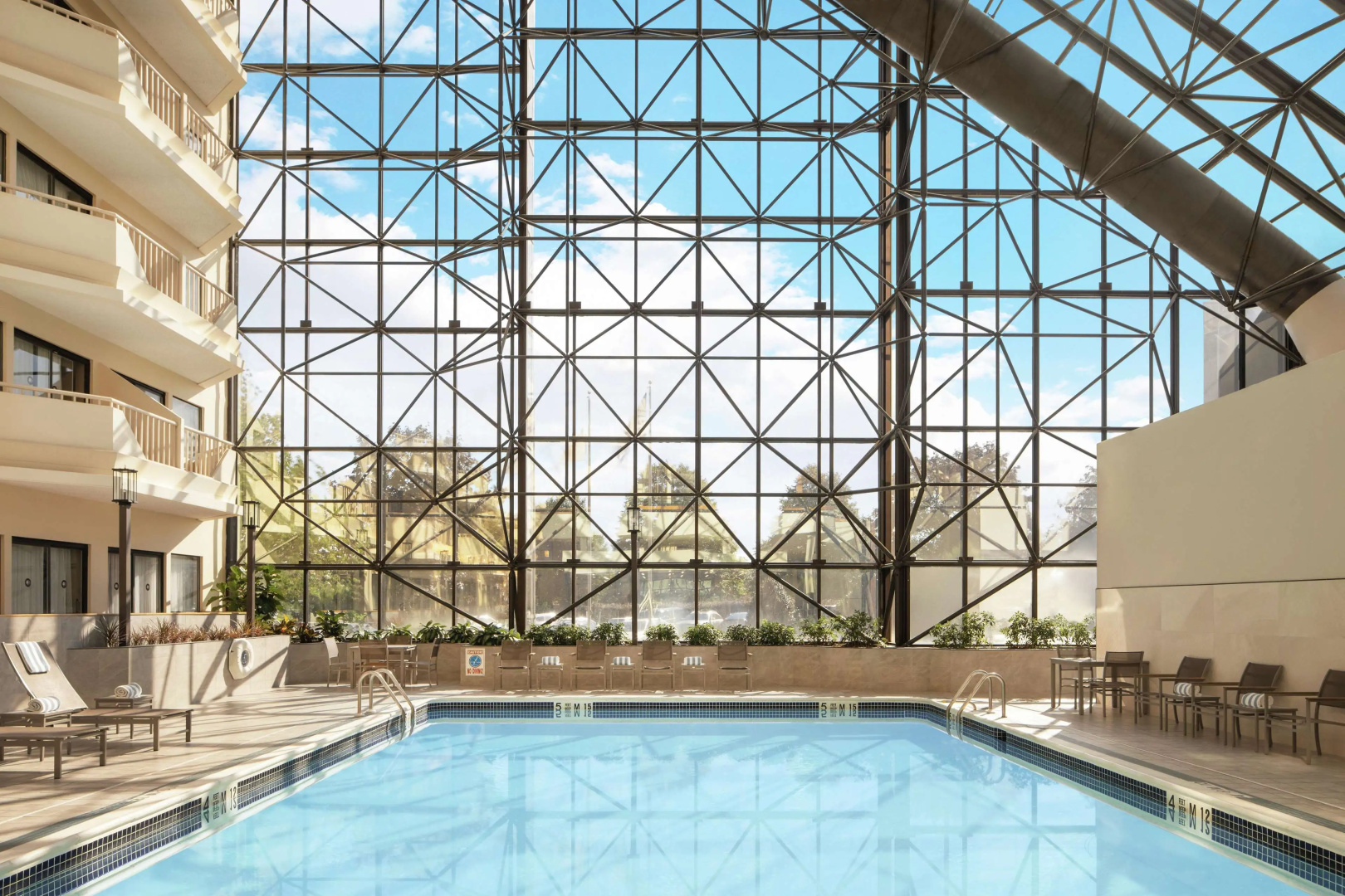 Foto - DoubleTree by Hilton Hotel Newark Airport