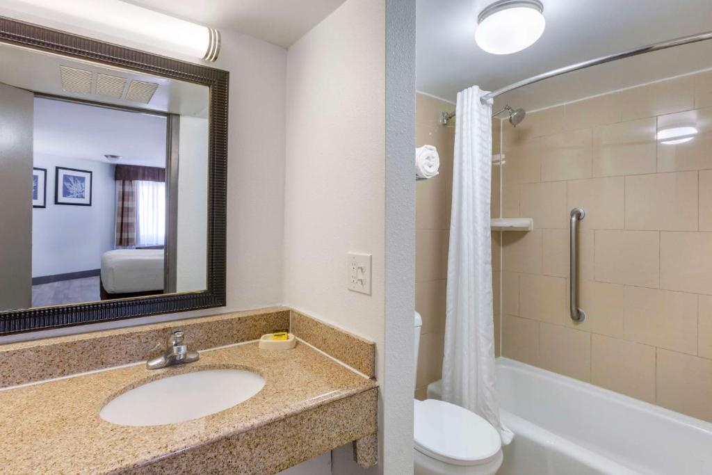 Photo - Best Western Plus El Paso Airport Hotel & Conference Center