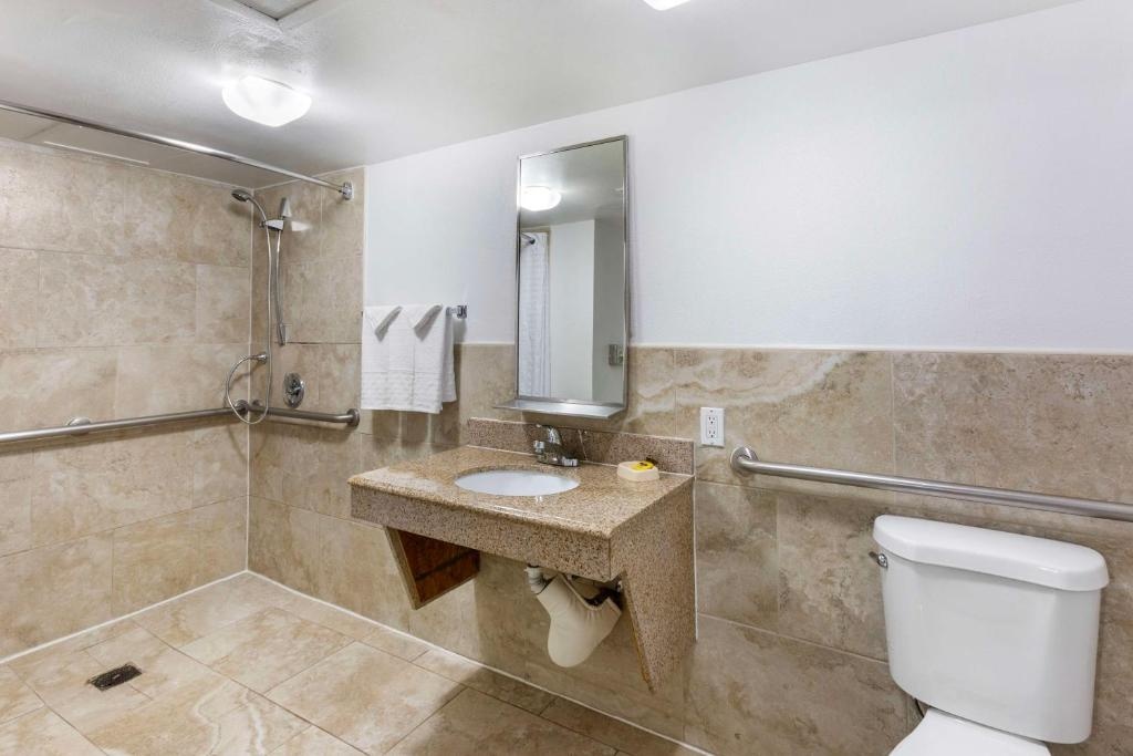 Photo - Best Western Plus El Paso Airport Hotel & Conference Center