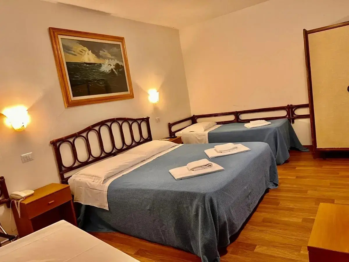Photo - Hotel Canada