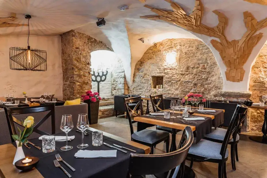 Photo - Meriton Old Town Garden Hotel