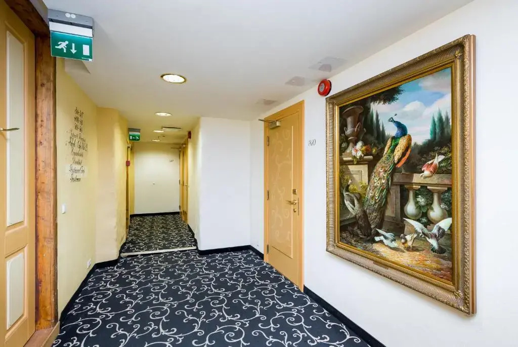 Photo - Meriton Old Town Garden Hotel