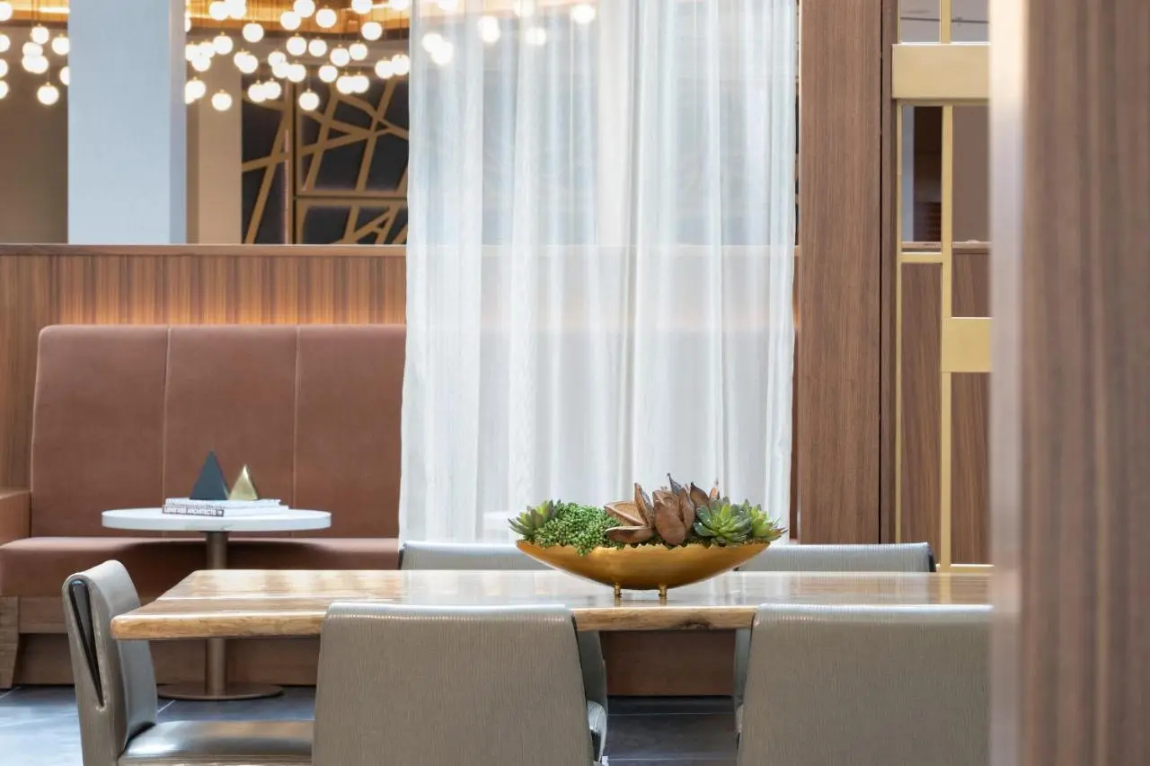 Foto - DoubleTree by Hilton Hotel Newark Airport