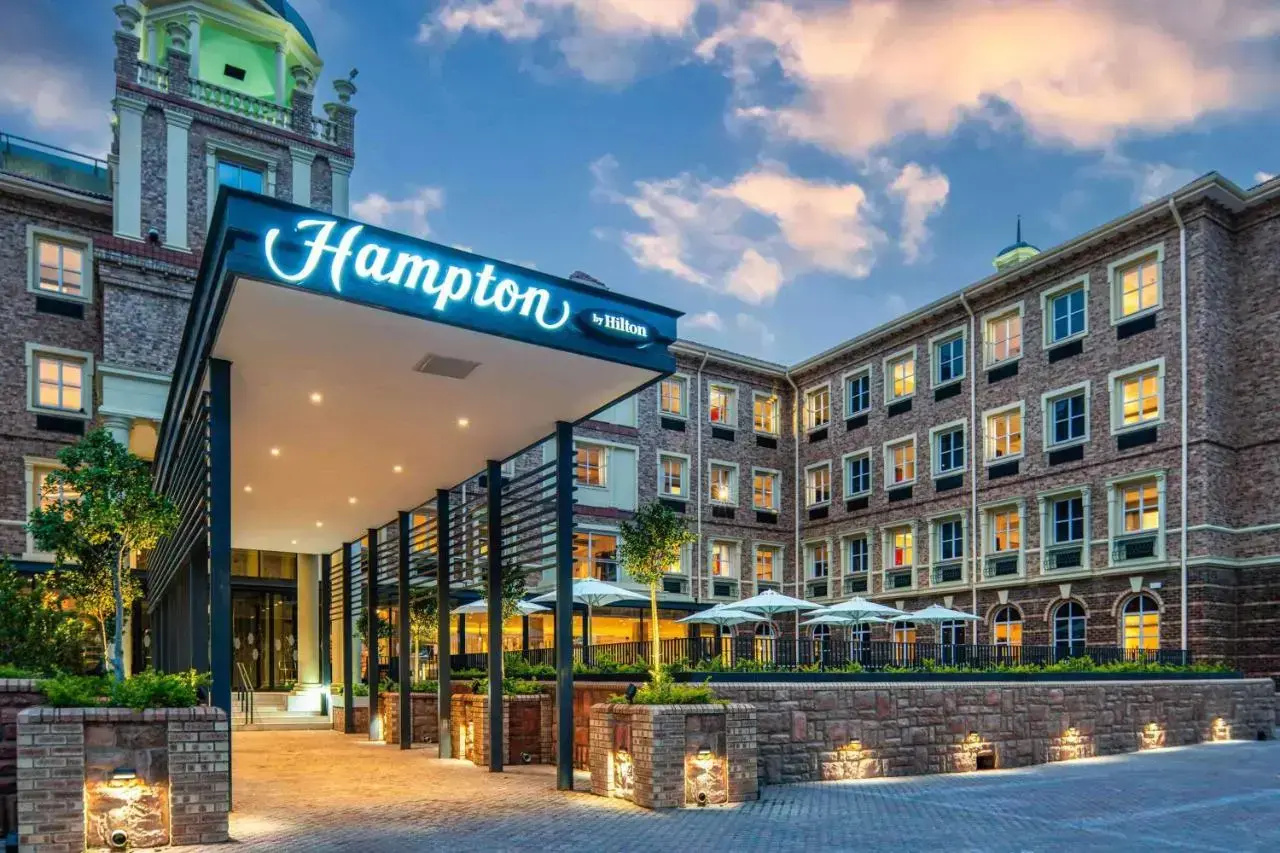 Photo - Hampton By Hilton Sandton Grayston