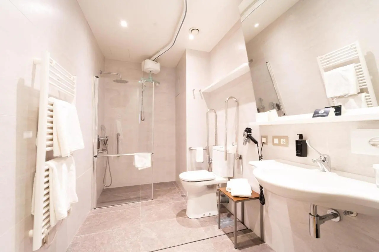 Photo - Hotel Zinema7